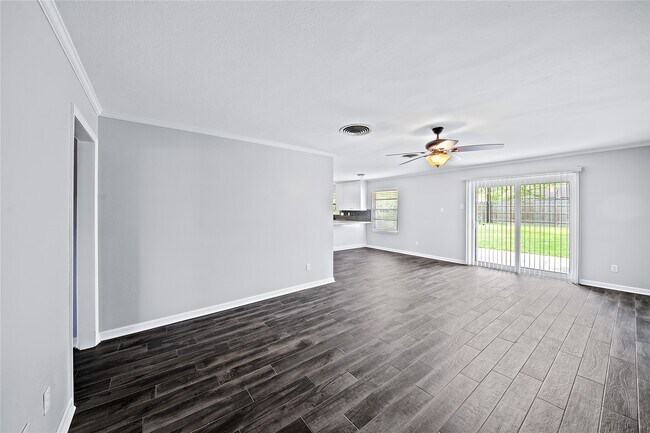 Building Photo - 9003 Bintliff Dr
