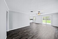 Building Photo - 9003 Bintliff Dr