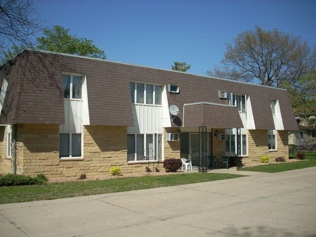 Building Photo - 425 W Maine St