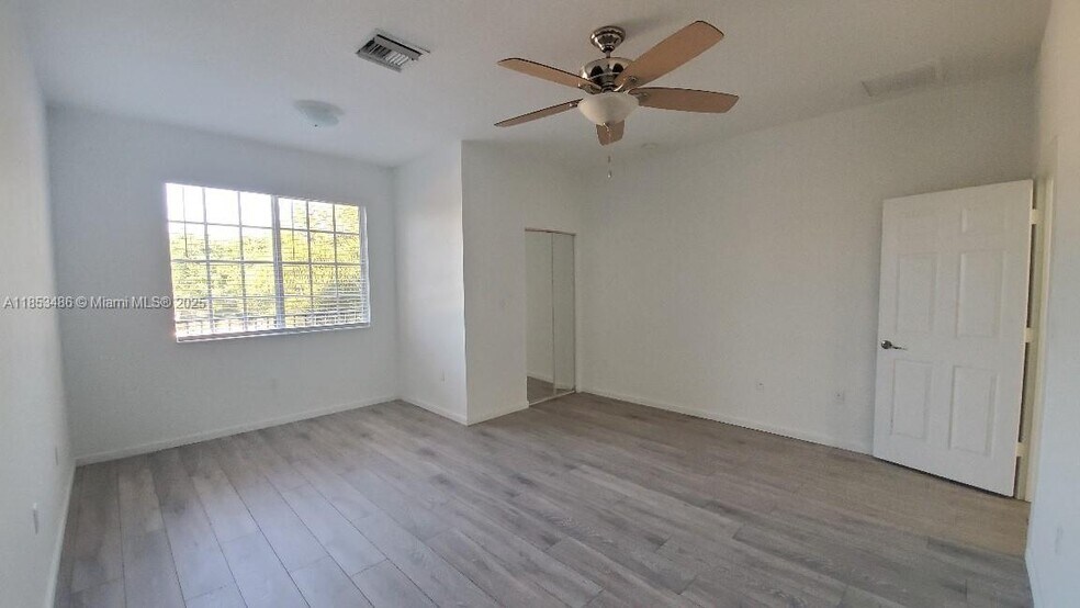Building Photo - 265 Las Brisas Cir