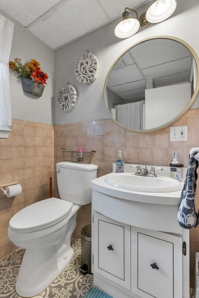 Building Photo - 6 Abbott Ln