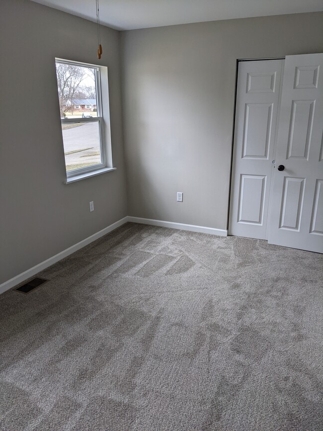 Building Photo - 1321 Wright Cir