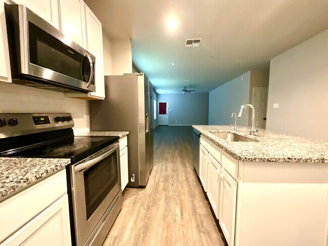 Building Photo - Beautiful 3-Bedroom Home with Office, Community Pool & Large Fenced Yard!
