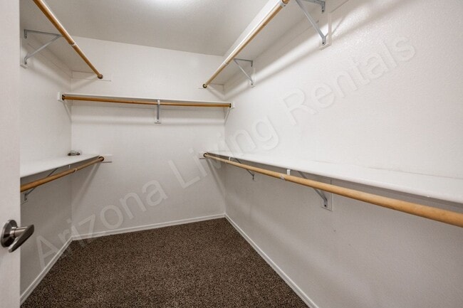 Building Photo - BEAUTIFUL CUL-DE-SAC HOME