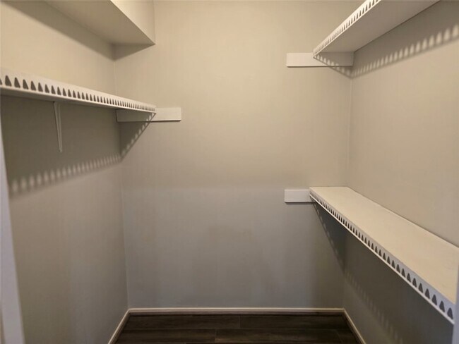 Building Photo - 12968 Trail Hollow Dr