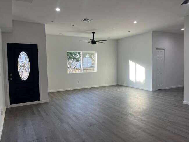 Building Photo - 3150 Verdugo Rd