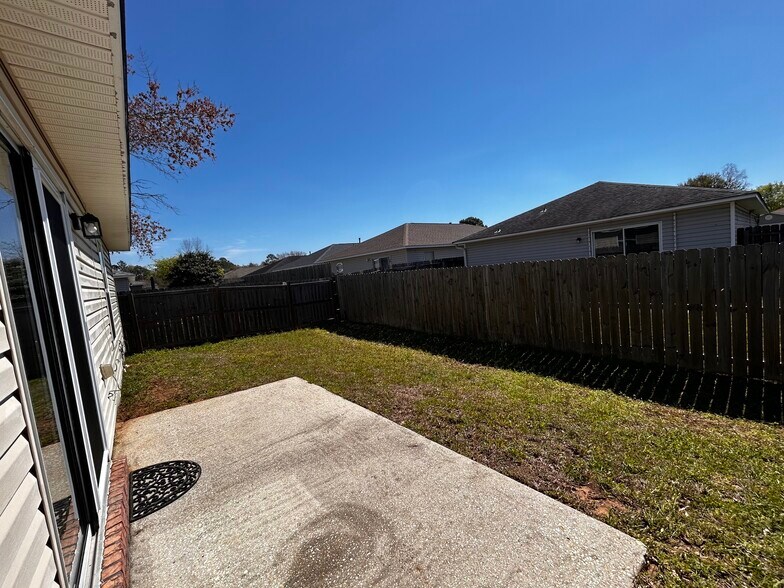 Building Photo - 1082 Antigua Cir