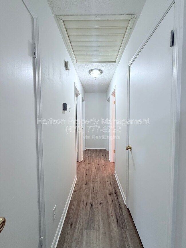 Building Photo - 4433 Sardis Dr