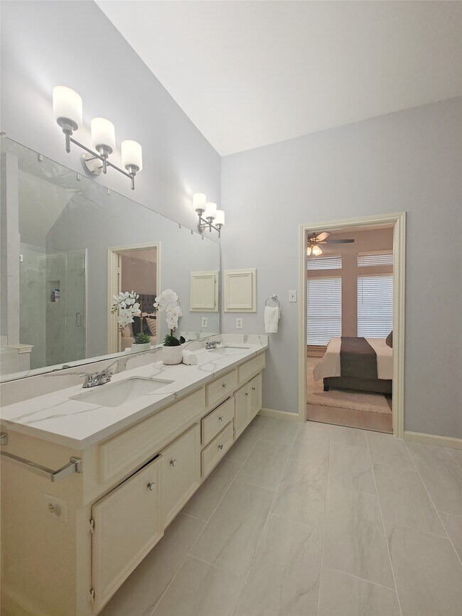 Building Photo - 3810 Paigewood Dr