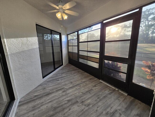 Building Photo - 9418 Nakoma Way