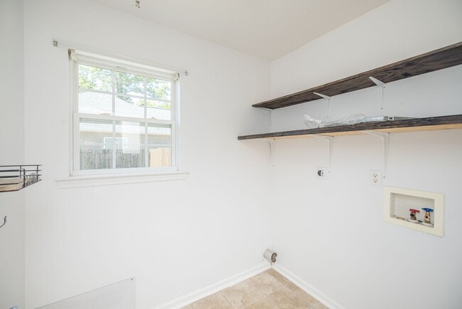 Building Photo - 203 Hayne Dr