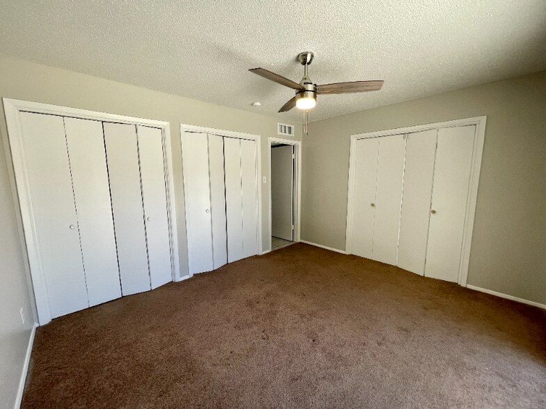 Building Photo - 8631 Mettler Dr