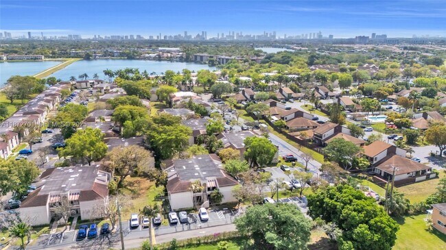 Building Photo - 20170 NE 3rd Ct