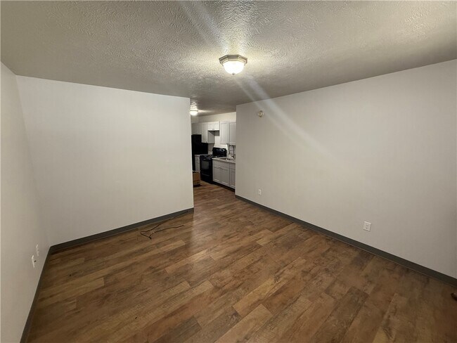 Building Photo - 269 E Pickens Rd