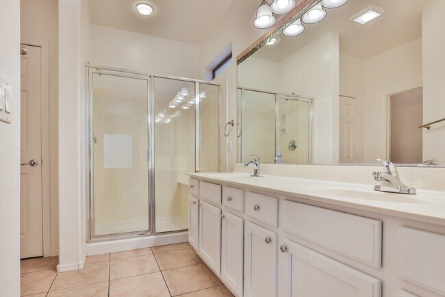 Building Photo - 45129 W Desert Cedars Ln