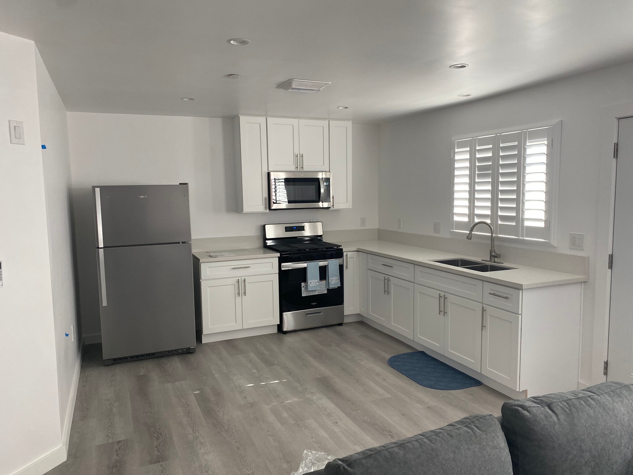 Kitchen - 1114 S Exmoor Ave