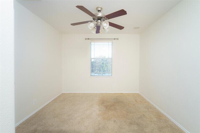 Building Photo - 8528 Harrier Dr