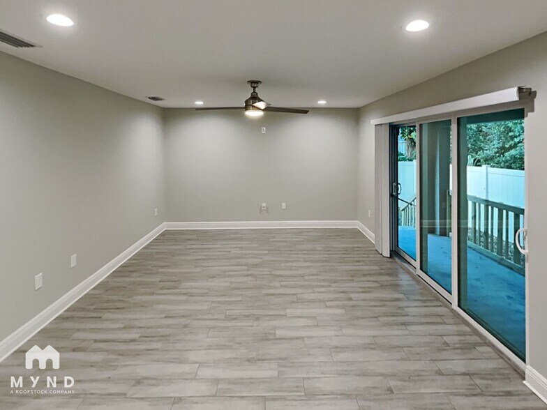 Building Photo - 12733 N Ola Ave