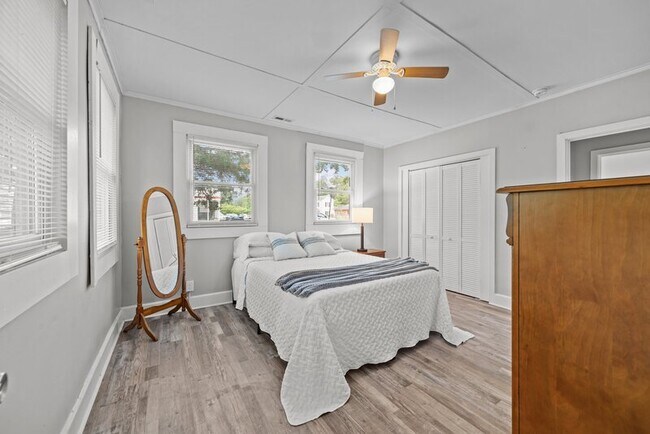 Building Photo - 4196 N Lee St