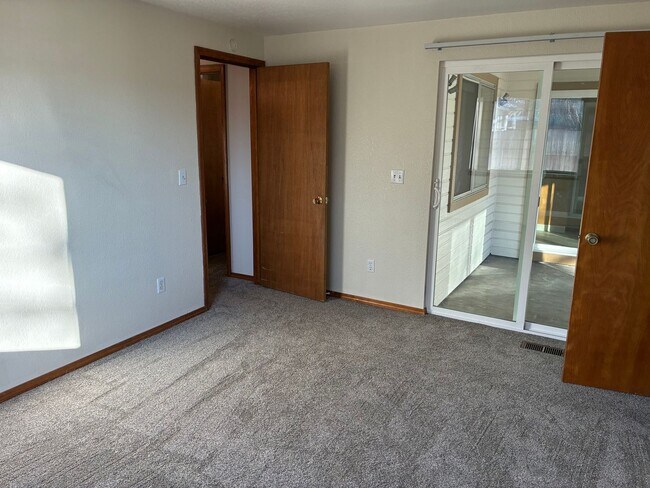 Building Photo - Winter Special!!!!!!! $1,250 off the first month's rent with a 12-month lease!!!!