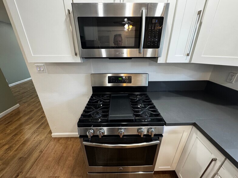 Building Photo - 4118 W 149th St