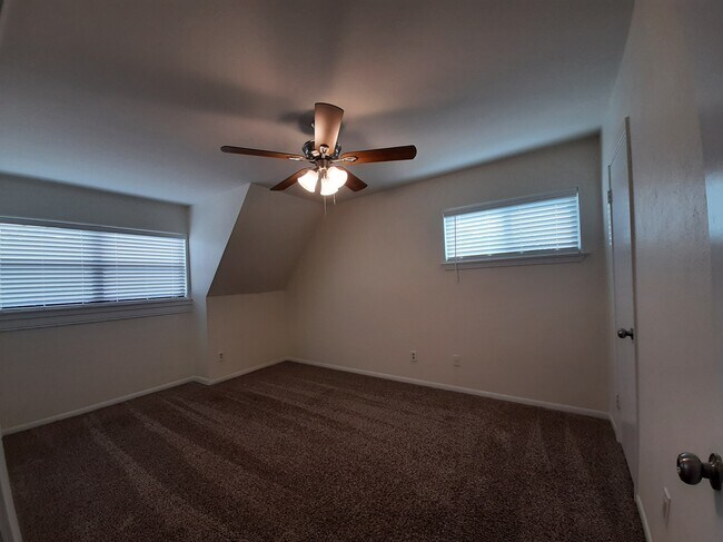 Building Photo - 4318 Jenny Ln