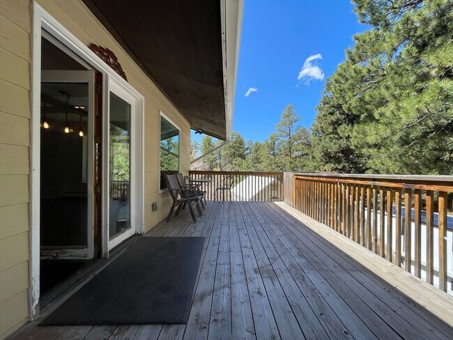 Building Photo - 14710 Roller Coaster Rd
