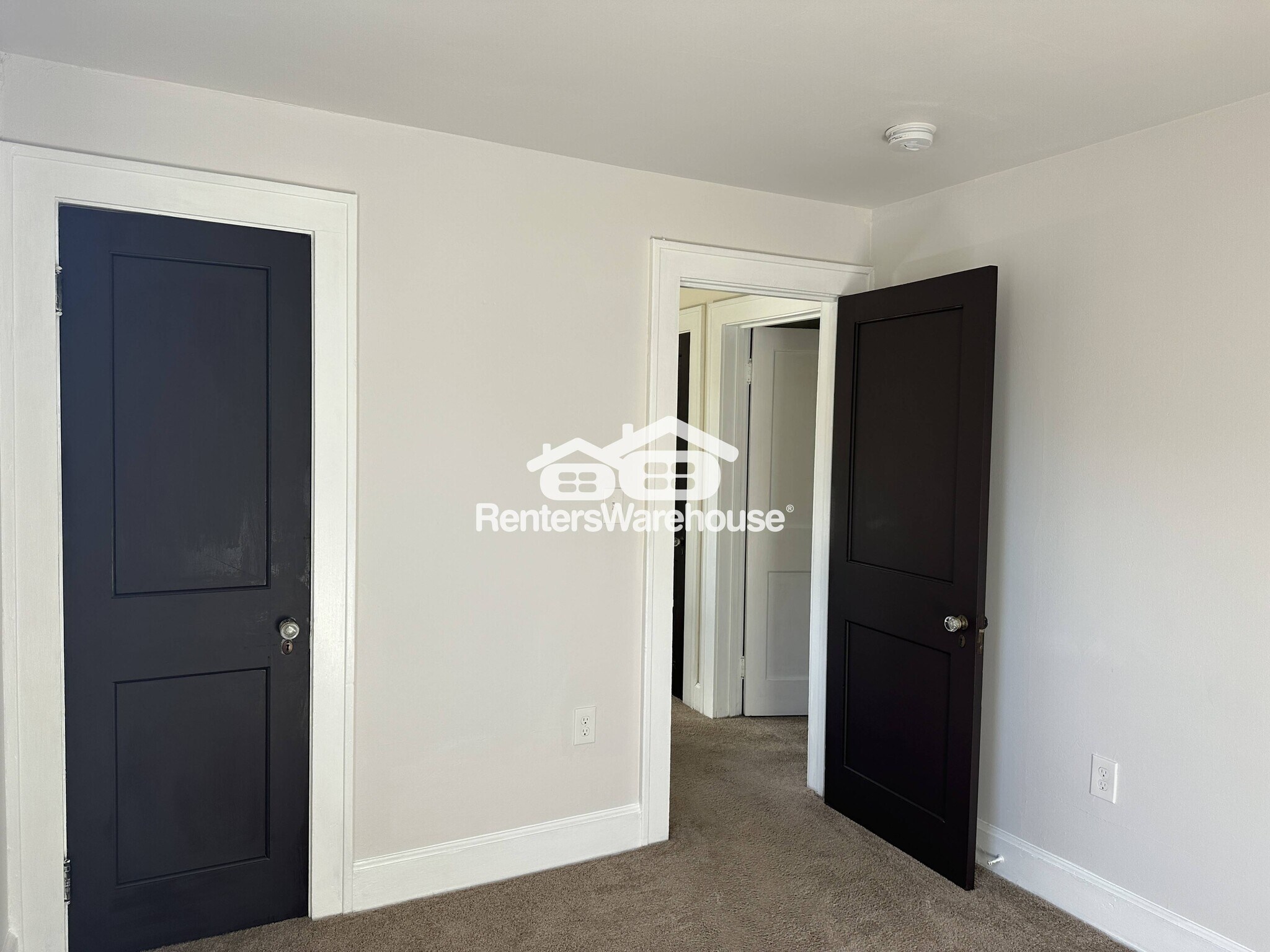 Building Photo - 3703 Parkside Dr