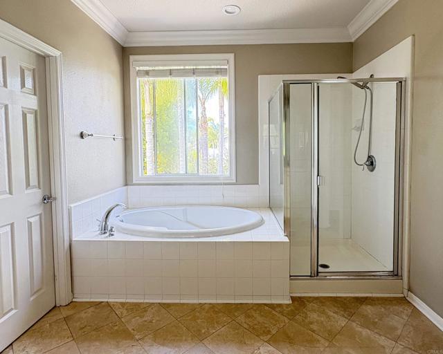 Building Photo - 4994 Crestview Dr