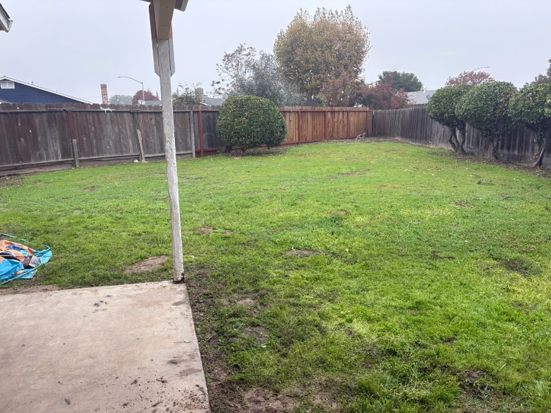 Building Photo - 1905 Roth Ct