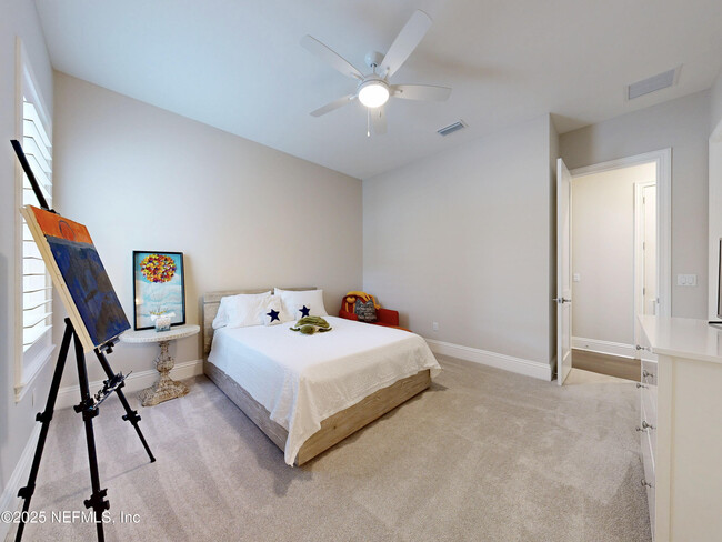 Building Photo - 401 Payasada Lakes Ave