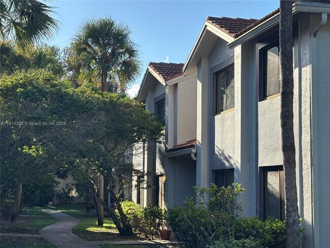 Building Photo - 3258 Coral Lake Ln