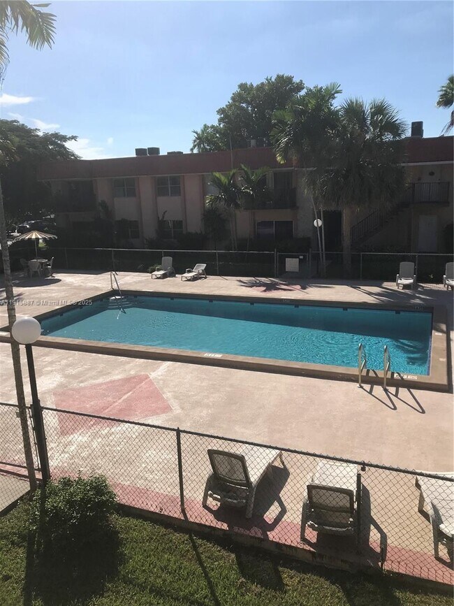 Building Photo - 10511 SW 108th Ave