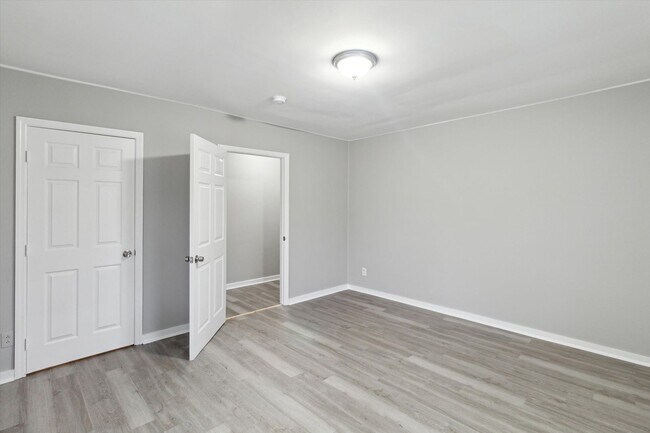 Building Photo - Large Downtown 3BR (potential 4th)/2BA House For Rent