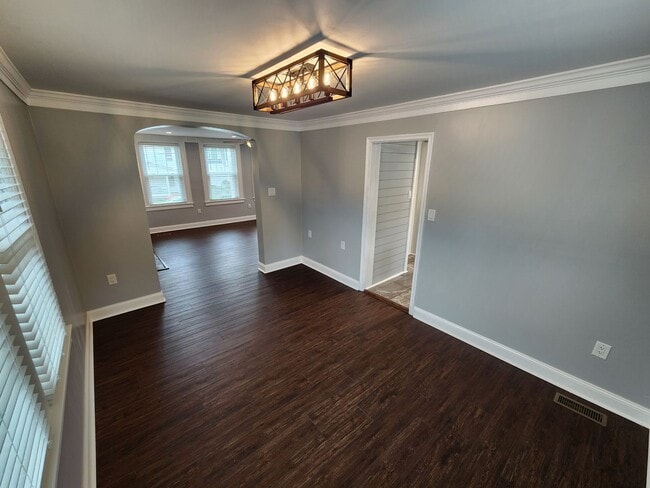 Building Photo - 2 Bedroom || 1 Bathroom House - Newly Reno...