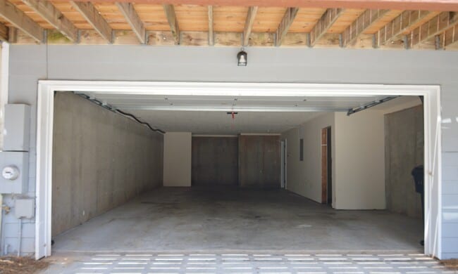 Building Photo - 514 Blossom Way