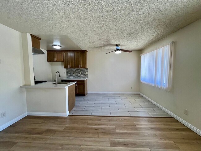 Building Photo - BELLA APARTMENTS: Beautiful 1 Bed / 1 Bath...