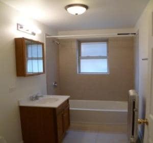 Bathroom - 7110-7120 S Ridgeland Ave