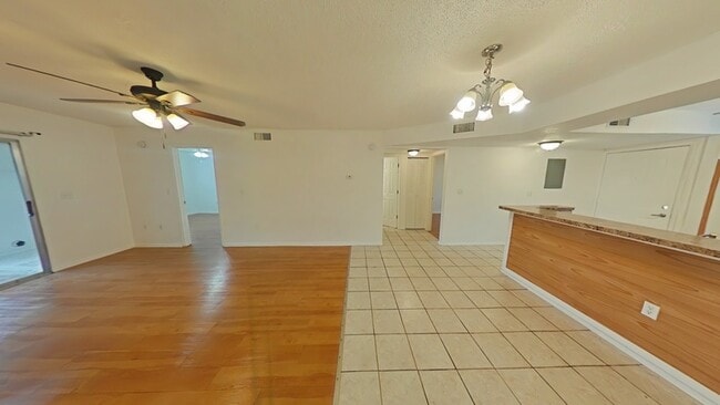 Building Photo - 380 2nd Ave N