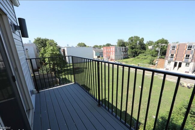 Building Photo - 4 br, 2 bath Triplex - 1950 N GRATZ ST Uni...