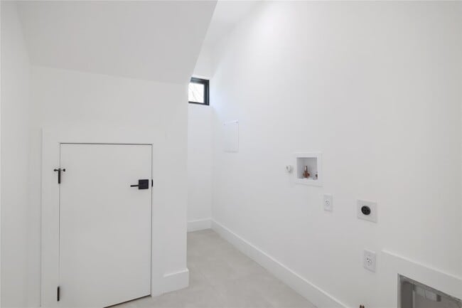 Building Photo - 2401 Willow St