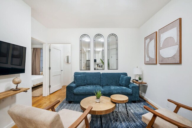 Primary Photo - 319 E 109th St