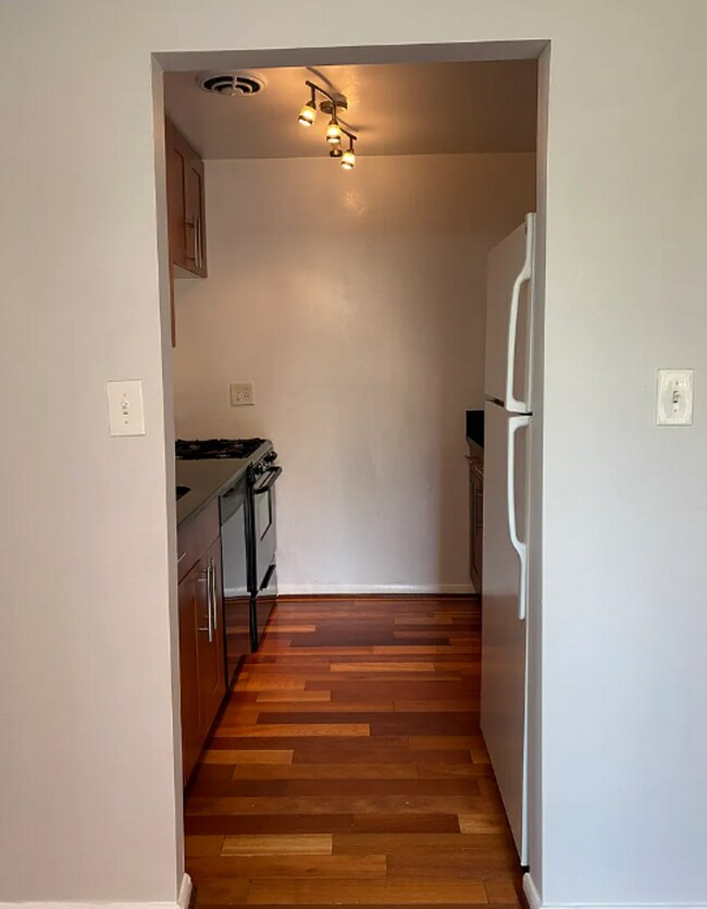 Building Photo - 3404 25th St S