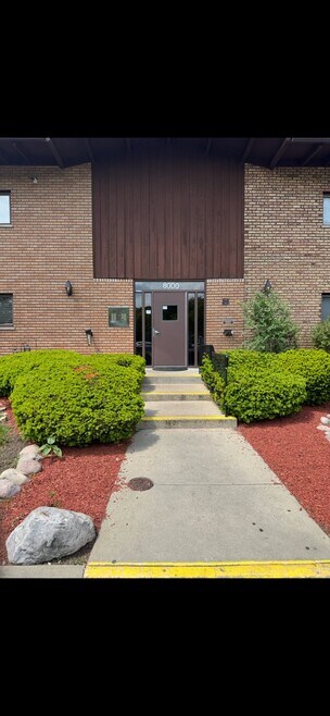 Building Photo - 8000 Archer Ave