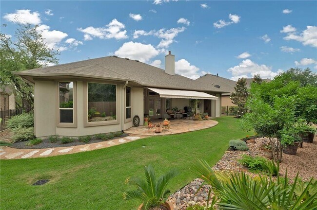 Building Photo - 205 Lake Como Dr