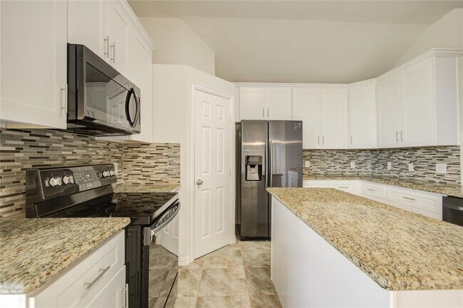 Building Photo - 229 River Basin Ln