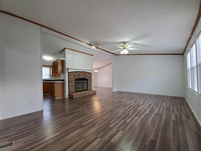 Building Photo - 109 Ellington Wy