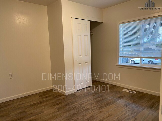 Building Photo - Charming Rambler 2-Bedroom Home with Fully Fenced Yard in Bremerton!