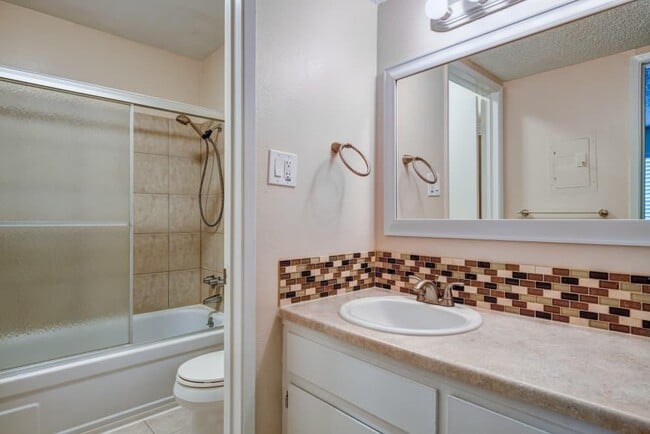 Building Photo - 935 Johnfer Way