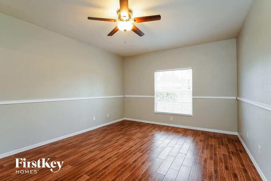 Building Photo - 806 Anza Ave